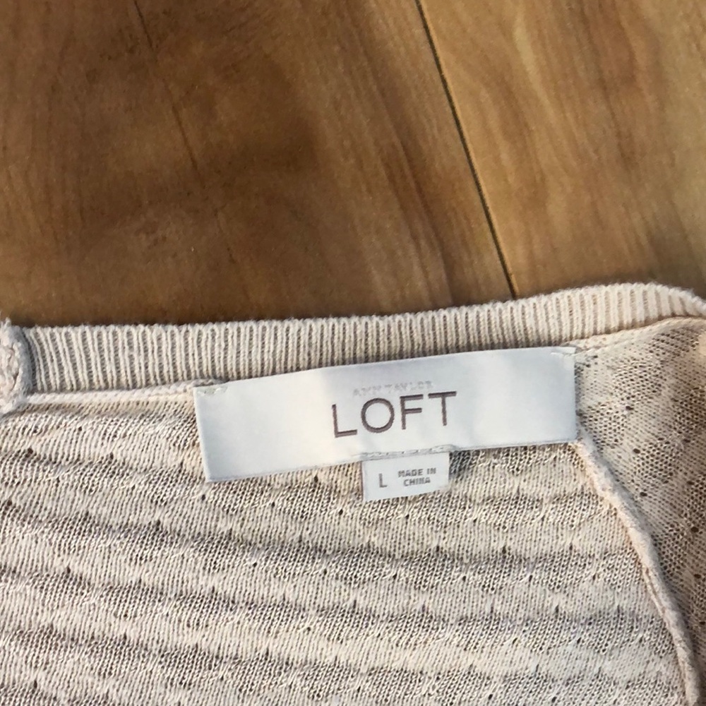 Beige lightweight sweater. - Picture 7 of 8